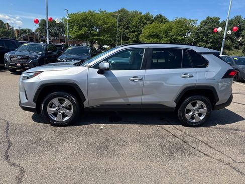 Used 2025 Toyota RAV4 XLE AWD/4WD image 4