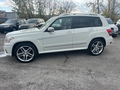 Used 2011 Mercedes-Benz GLK 350 4MATIC image 1