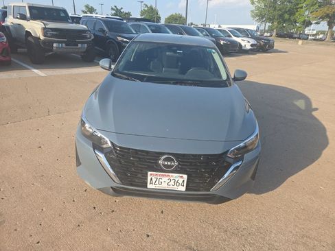 Used 2025 Nissan Sentra SV FWD image 3