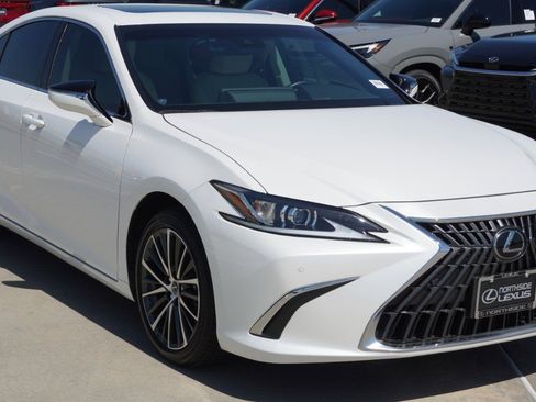 Certified 2025 Lexus ES 300h w/ Premium Package image 3