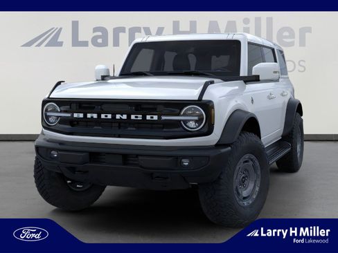 New 2025 Ford Bronco Outer Banks w/ Sasquatch Package AWD/4WD image 2