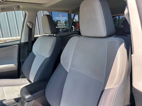 Used 2015 Toyota RAV4 XLE AWD/4WD image 9