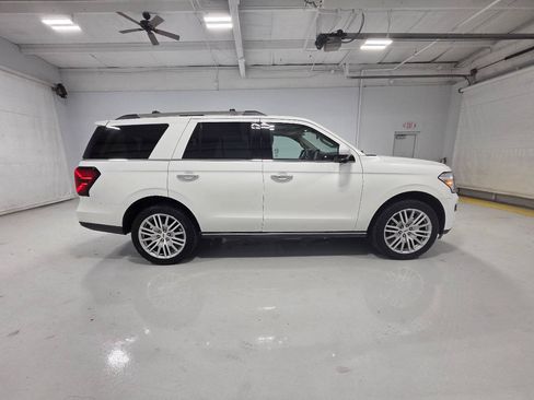 Used 2024 Ford Expedition Limited AWD/4WD image 11