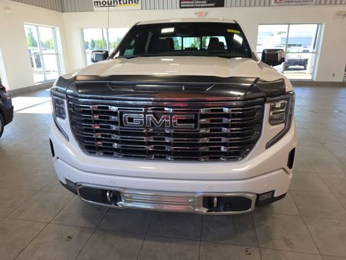 Used 2023 GMC Sierra 1500 Denali Ultimate AWD/4WD image 3