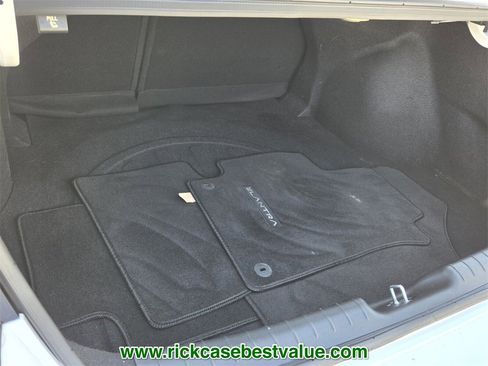 Used 2023 Hyundai Elantra Limited image 15