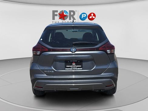 Used 2021 Nissan Kicks S FWD image 4
