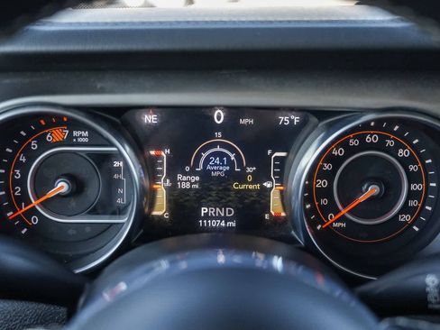 Used 2020 Jeep Wrangler Unlimited Sahara AWD/4WD image 23