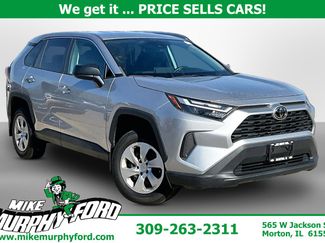 Used 2023 Toyota RAV4 LE video 1