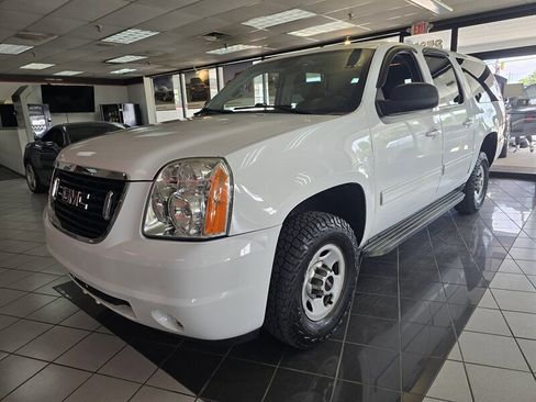 Used 2013 GMC Yukon XL 2500 w/ Skid Plate Package AWD/4WD image 1