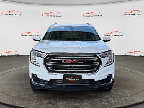 Used 2023 GMC Terrain SLT w/ Tech Package AWD/4WD image 3