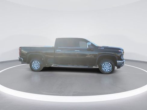 Used 2024 Chevrolet Silverado 2500 LTZ w/ LTZ Plus Package image 9