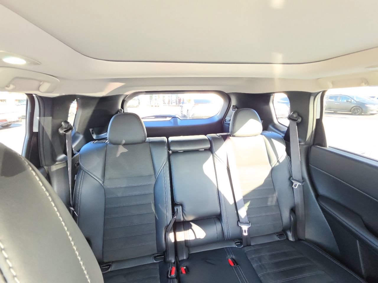 Used 2024 Mitsubishi Outlander SE AWD/4WD image 4