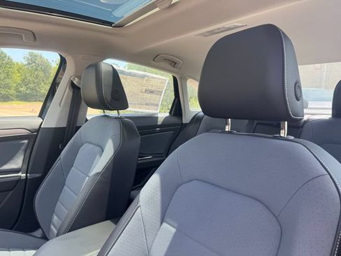 New 2026 Volkswagen Jetta SE FWD image 8