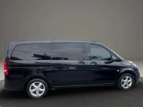 Used 2017 Mercedes-Benz Metris Passenger w/ Comfort Package image 4