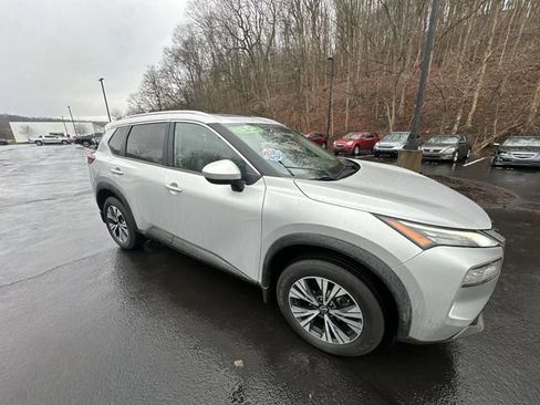 Used 2023 Nissan Rogue SV w/ SV Premium B Package image 11