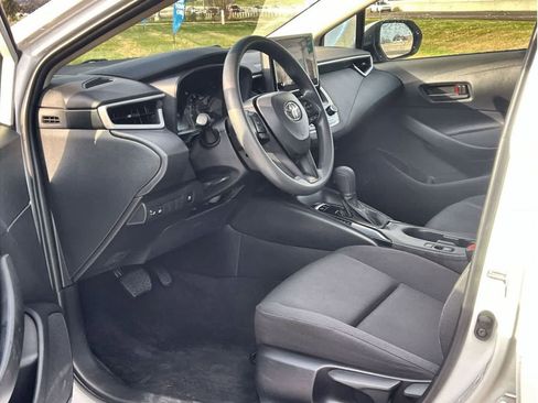 Used 2023 Toyota Corolla LE image 4