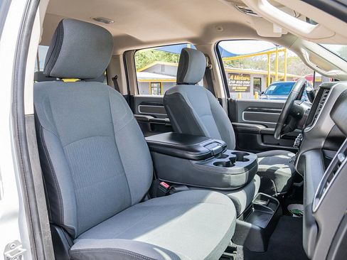 Used 2020 RAM 3500 Big Horn image 21