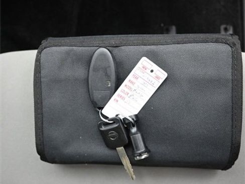 Used 2022 Nissan Frontier SV w/ Technology Package image 9