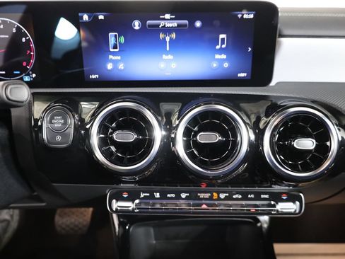 Certified 2026 Mercedes-Benz CLA 250 4MATIC image 28
