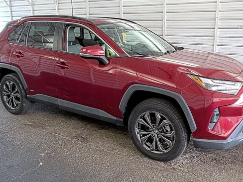 Used 2022 Toyota RAV4 XLE Premium AWD/4WD image 3