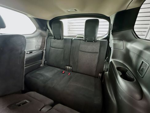 Used 2015 Nissan Pathfinder SV image 32