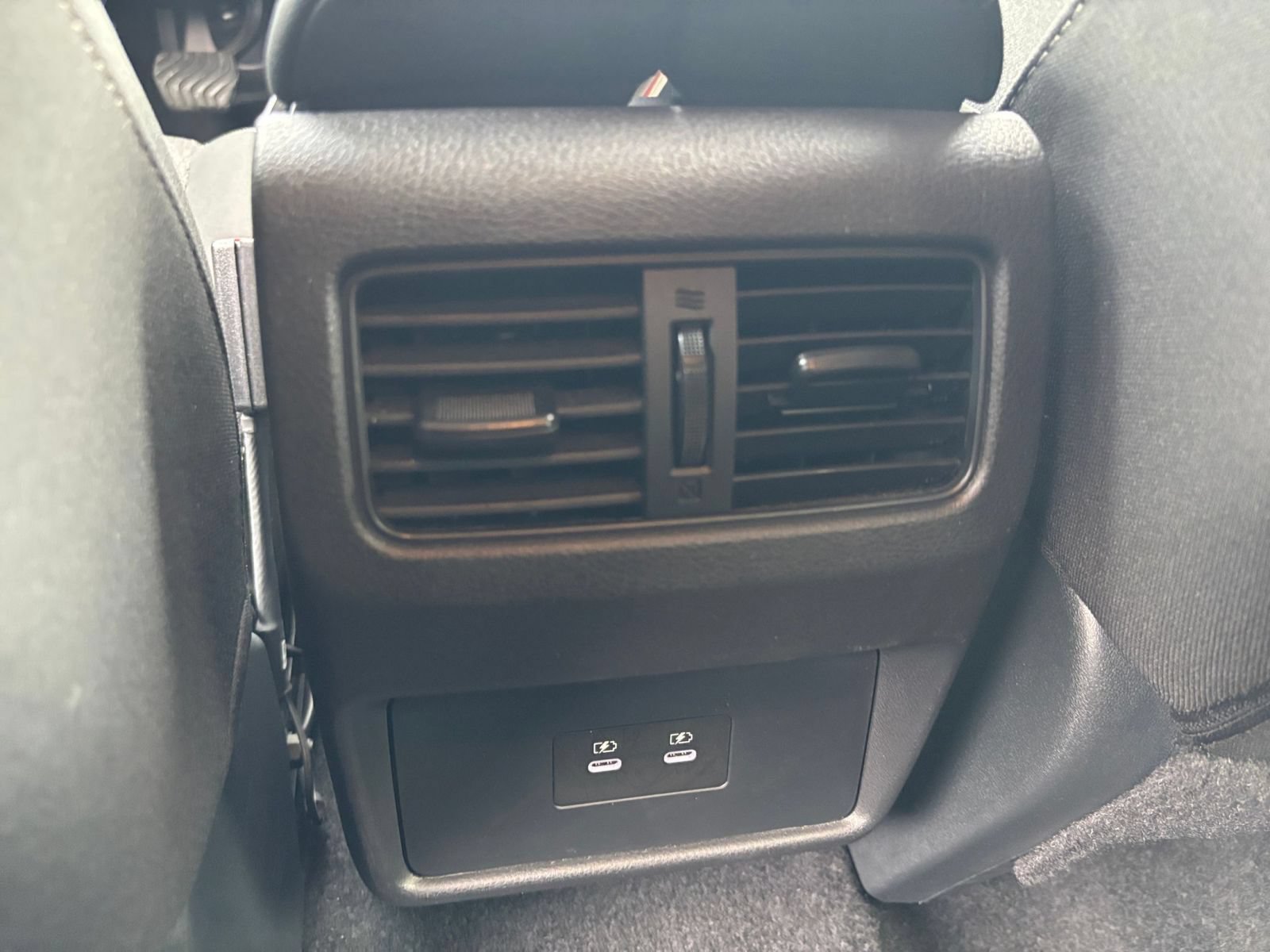 Used 2025 Nissan Rogue SV FWD image 24