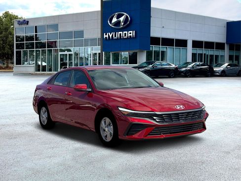 New 2026 Hyundai Elantra SE image 9
