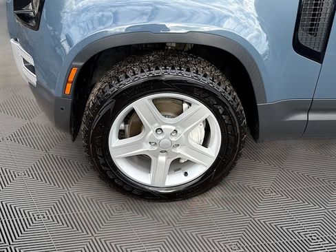 Used 2023 Land Rover Defender 90 SE image 34