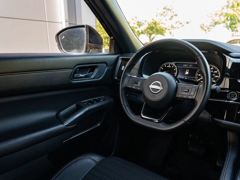 Used 2023 Nissan Pathfinder Rock Creek AWD/4WD image 12