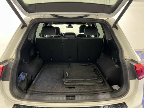 Used 2022 Volkswagen Tiguan SE R-Line image 12