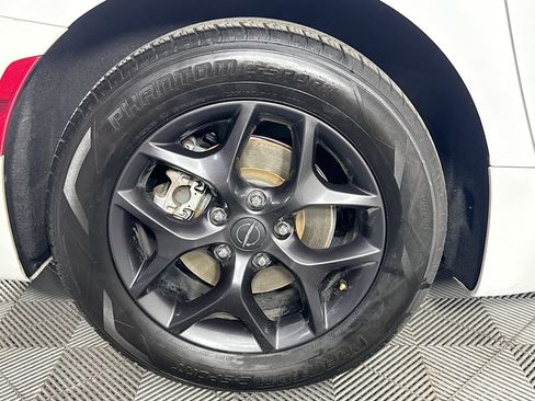 Used 2020 Chrysler Pacifica Touring-L Plus FWD image 31