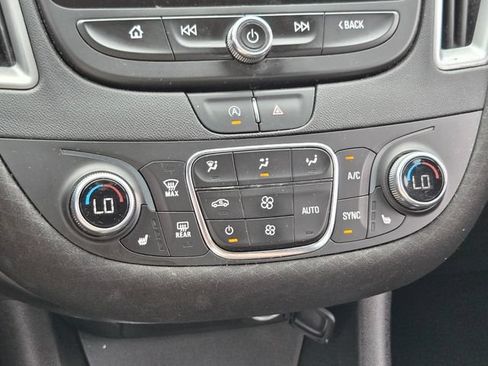 Used 2022 Chevrolet Malibu LT FWD image 28