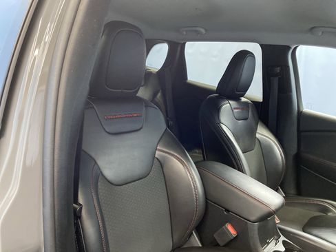 Used 2022 Jeep Cherokee Trailhawk image 47