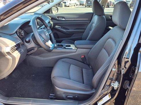 New 2025 Nissan Altima 2.5 SV image 11