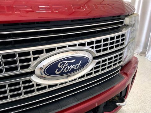 Used 2017 Ford F250 Platinum w/ FX4 Off-Road Package AWD/4WD image 7
