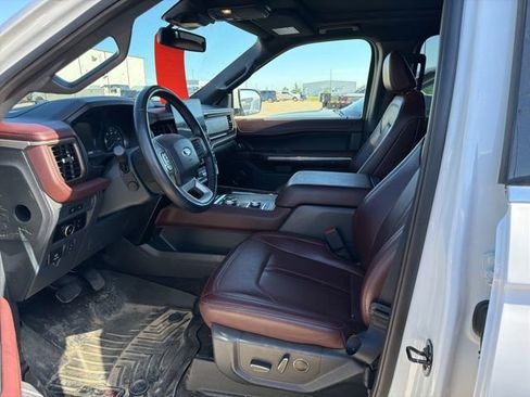 Used 2024 Ford Expedition Max Limited AWD/4WD image 7