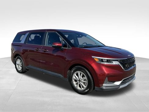 Used 2024 Kia Carnival LX image 7