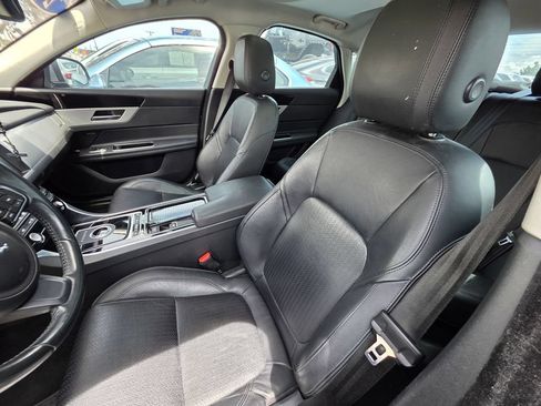 Used 2017 Jaguar XF Prestige AWD/4WD image 5