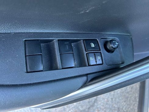 Used 2024 Toyota Corolla Cross L image 16