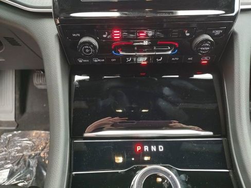 New 2026 Jeep Grand Cherokee Laredo image 18