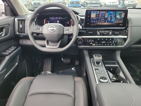 New 2026 Nissan Pathfinder SL w/ SL Premium Package image 10