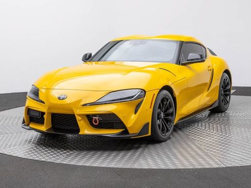 Used 2021 Toyota Supra w/ Safety & Technology Package RWD image 2