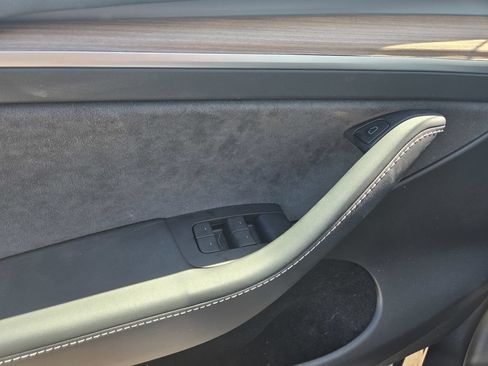 Used 2023 Tesla Model Y Long Range AWD/4WD image 15