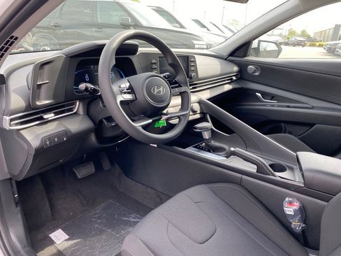 New 2026 Hyundai Elantra SE w/ Cargo Package FWD image 9