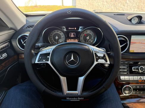 Used 2013 Mercedes-Benz SL 550 image 35