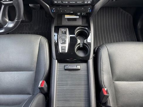 Used 2019 Honda Pilot Elite image 19