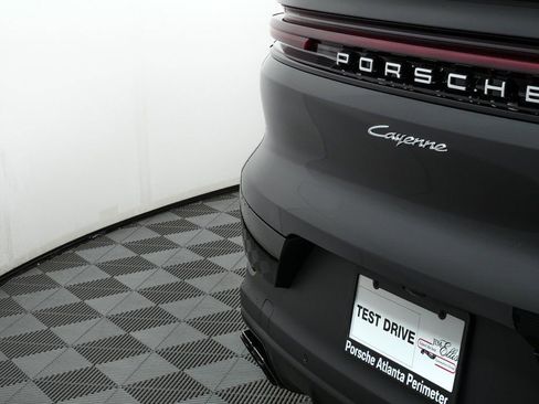 Used 2026 Porsche Cayenne Coupe AWD/4WD image 38