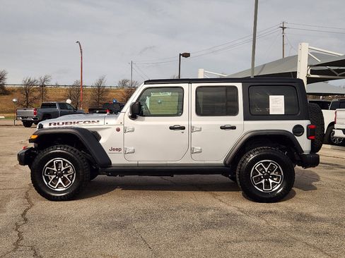Used 2024 Jeep Wrangler Unlimited Rubicon image 4