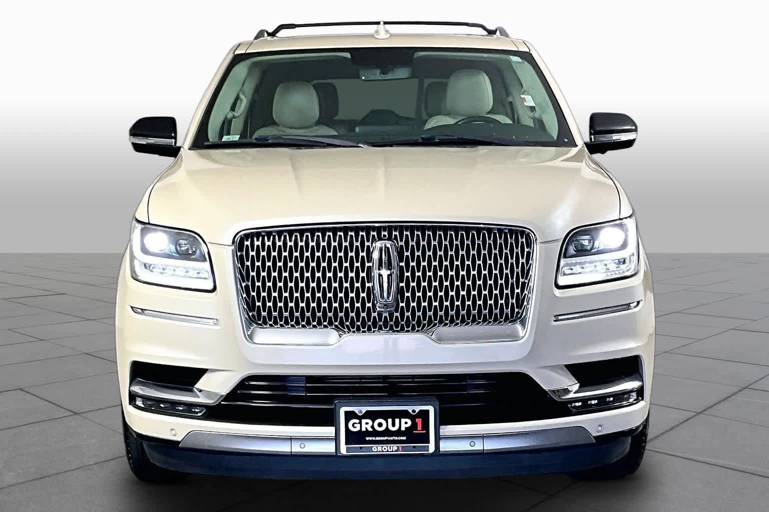 Used 2018 Lincoln Navigator Select w/ Cargo Package RWD image 4