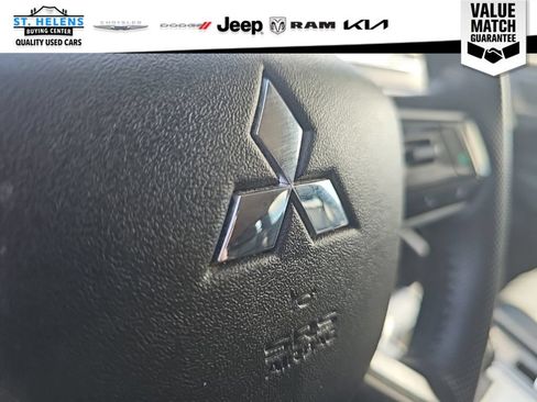 Used 2024 Mitsubishi Outlander SEL AWD/4WD image 14
